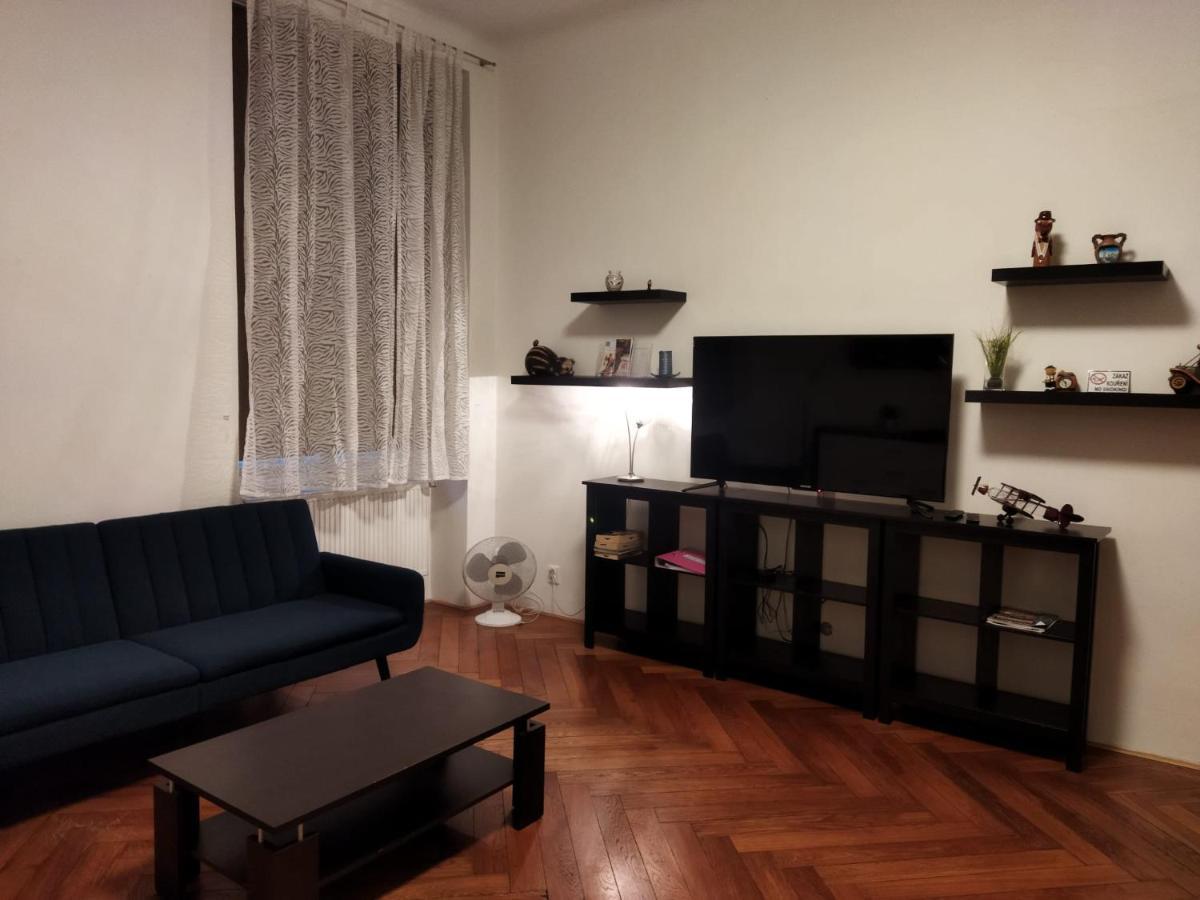 Tiva Downtown Apartments Praha Bagian luar foto
