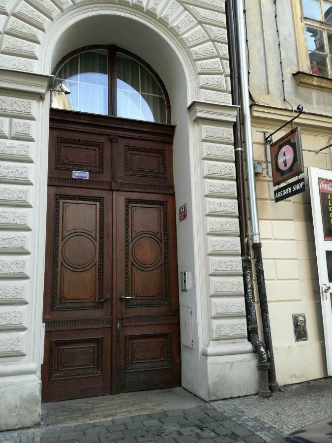 Tiva Downtown Apartments Praha Bagian luar foto
